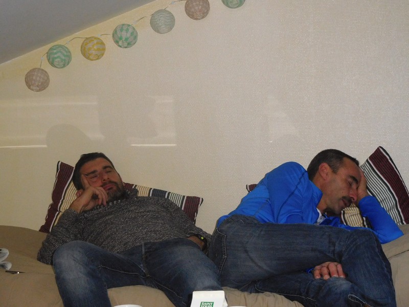 Petite sieste avant d'aller chercher les dossards !